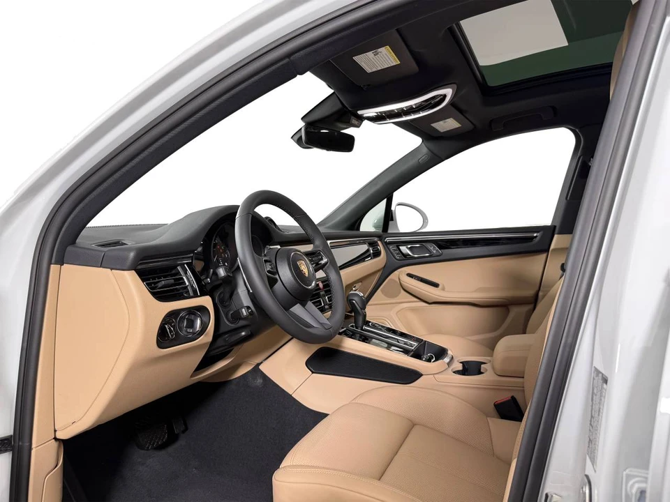 2026 Porsche Macan S - Image 4 of 5