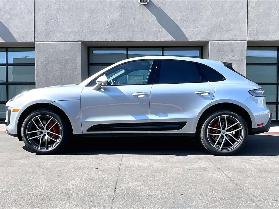 2026 Porsche Macan S - Image 16 of 31