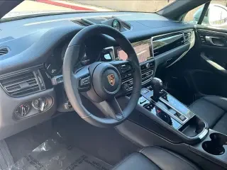 2026 Porsche Macan S - Image 29 of 31
