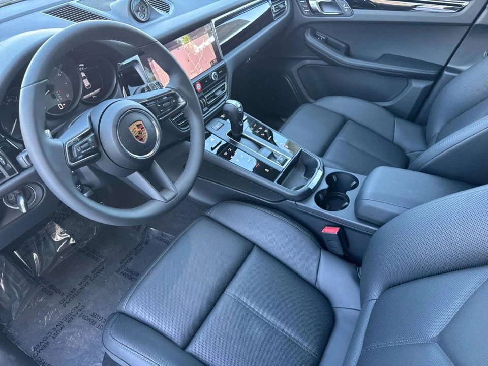 2026 Porsche Macan S - Image 4 of 4