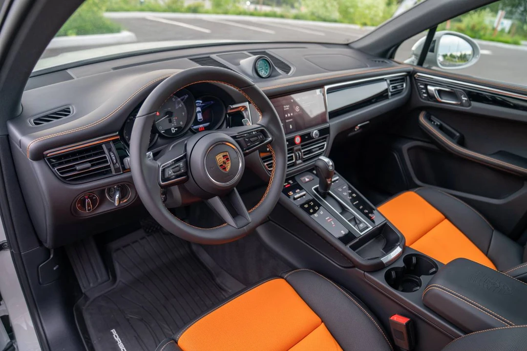 2026 Porsche Macan S - Image 4 of 5