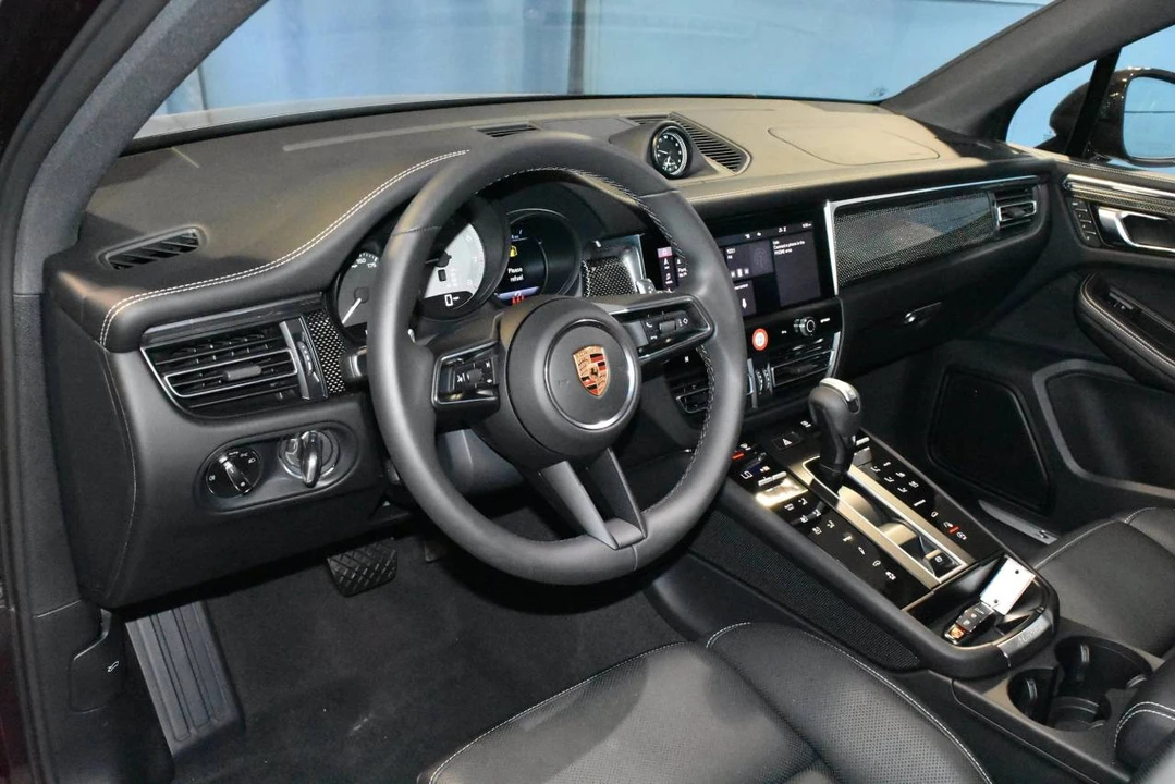 2026 Porsche Macan S - Image 4 of 4