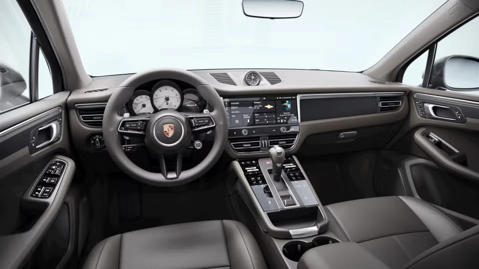 2026 Porsche Macan S - Image 27 of 31