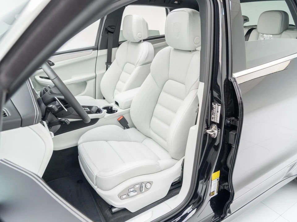2026 Porsche Macan S - Image 5 of 31
