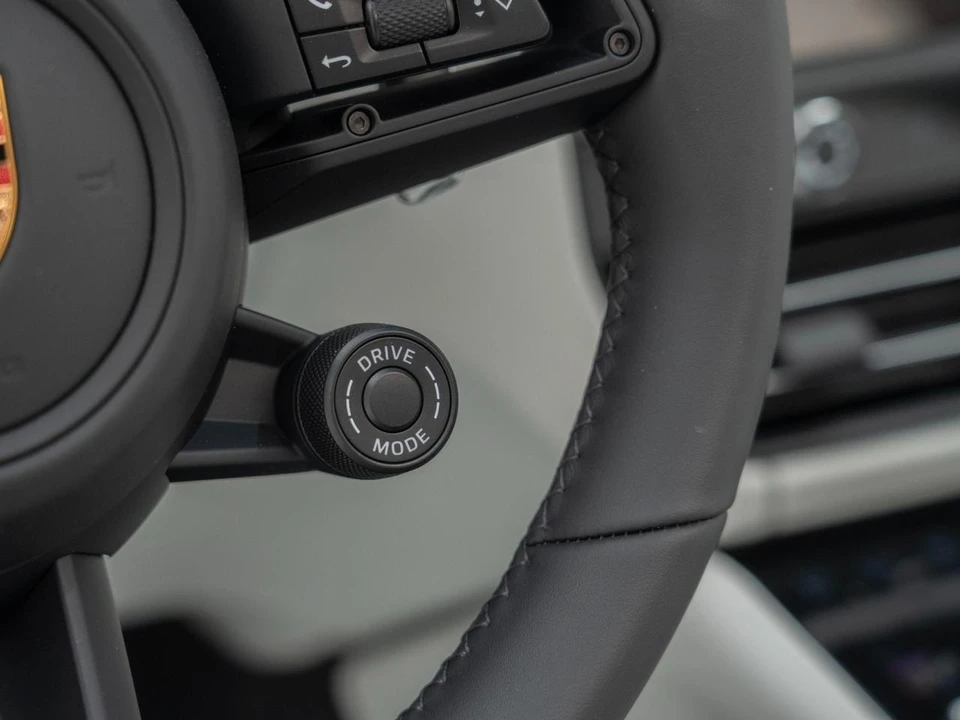 2026 Porsche Macan S - Image 28 of 31
