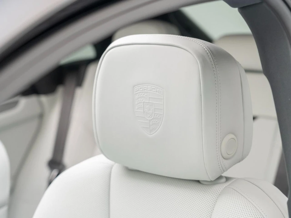 2026 Porsche Macan S - Image 19 of 31