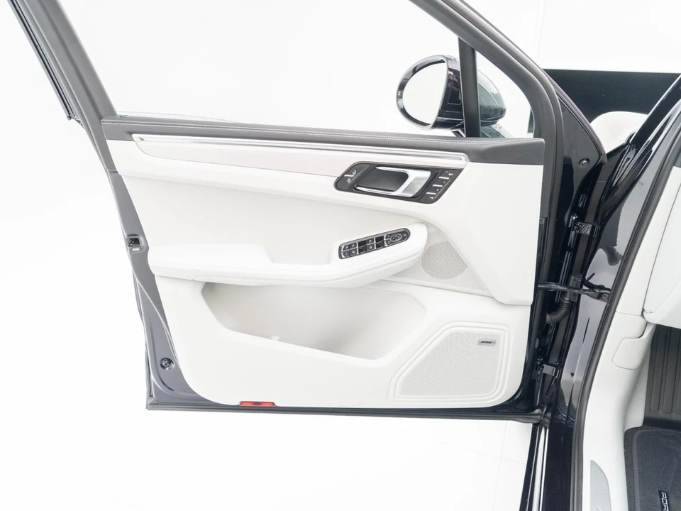 2026 Porsche Macan S - Image 21 of 31