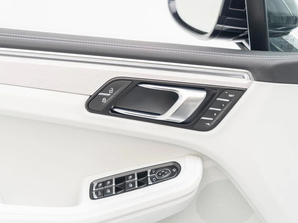 2026 Porsche Macan S - Image 22 of 31