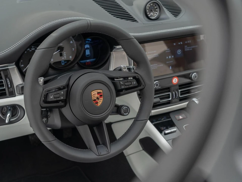 2026 Porsche Macan S - Image 20 of 31