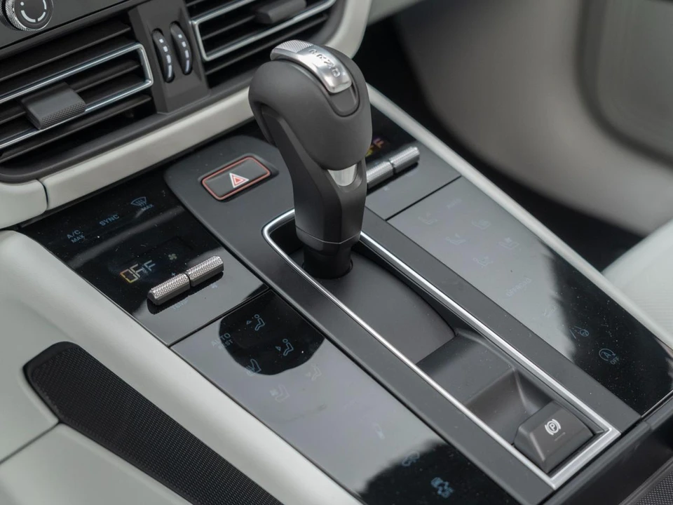 2026 Porsche Macan S - Image 27 of 31
