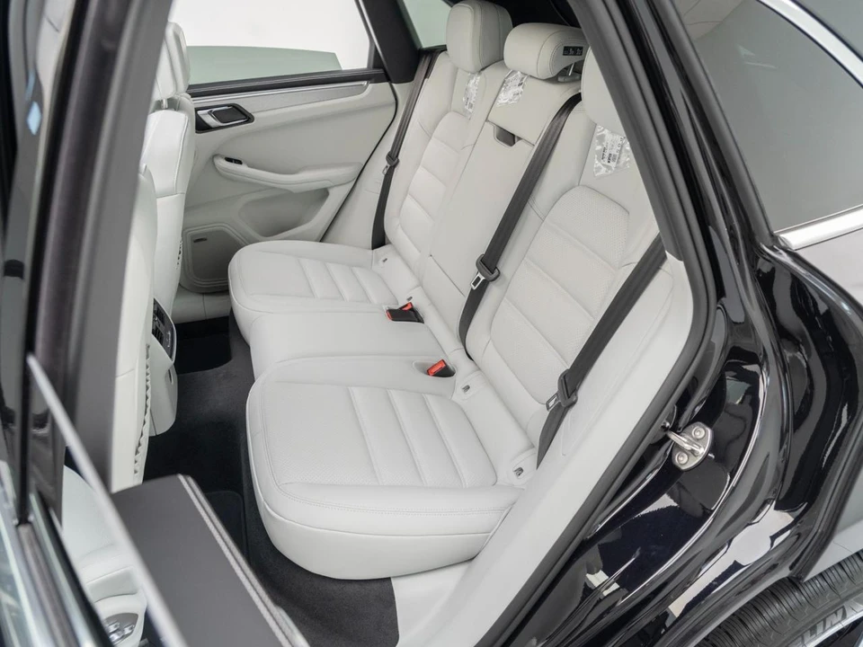 2026 Porsche Macan S - Image 30 of 31
