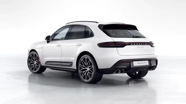 2026 Porsche Macan - Image 18 of 30