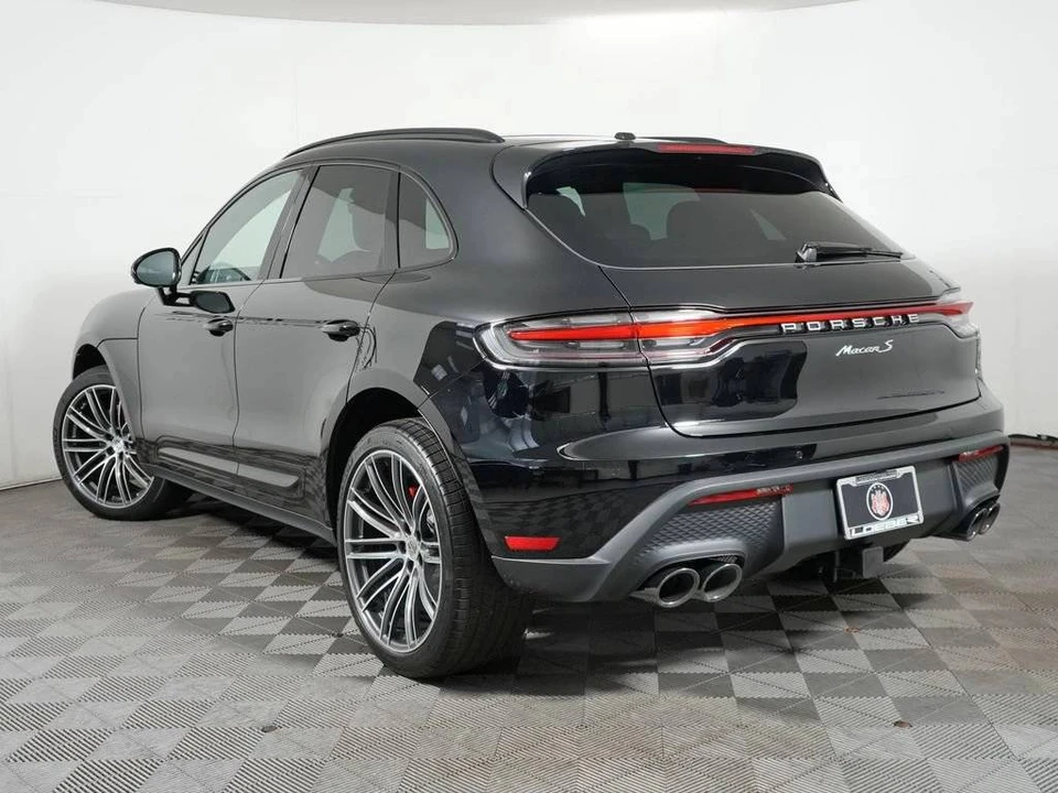 2026 Porsche Macan S - Image 3 of 4