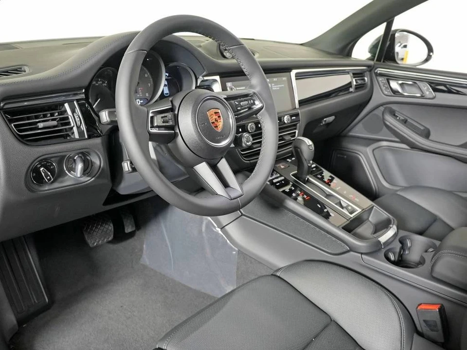 2026 Porsche Macan S - Image 4 of 4