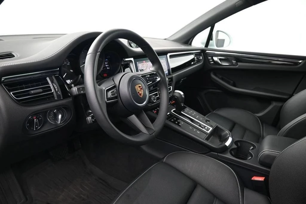 2026 Porsche Macan S - Image 4 of 4