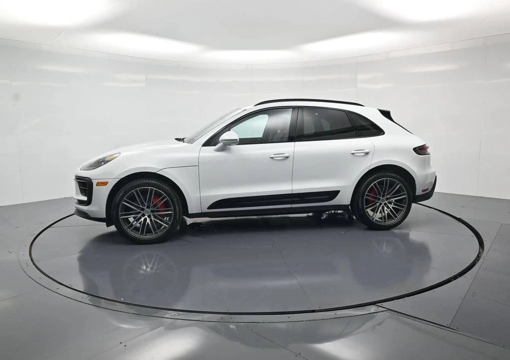 2026 Porsche Macan S - Image 2 of 4