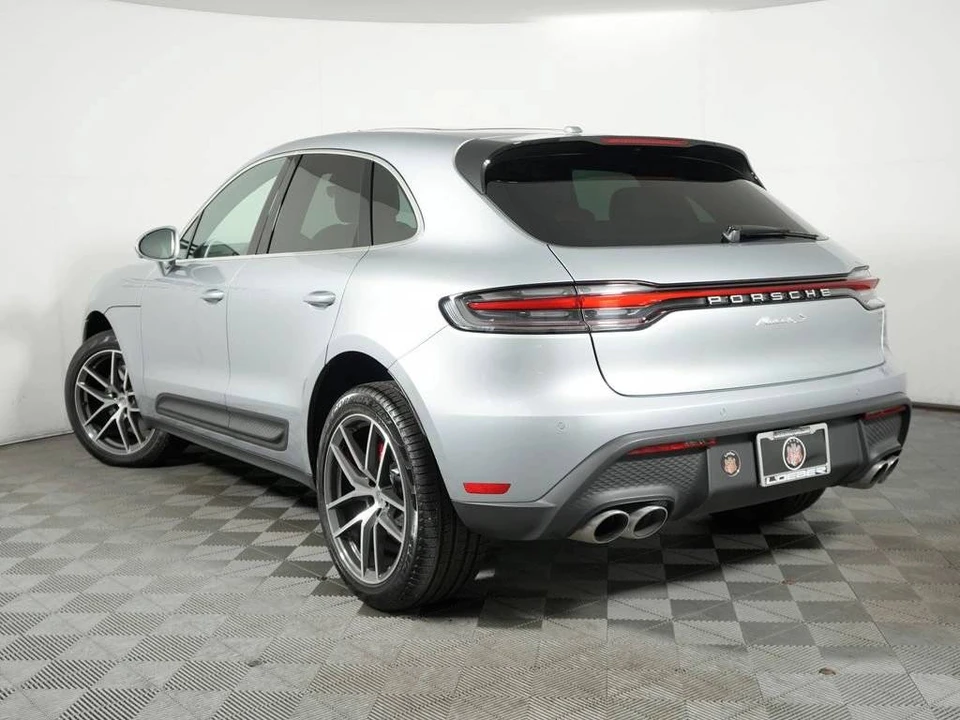 2026 Porsche Macan S - Image 3 of 4