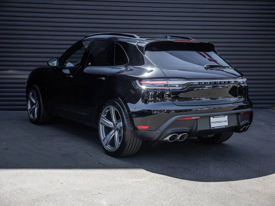 2026 Porsche Macan S - Image 3 of 5