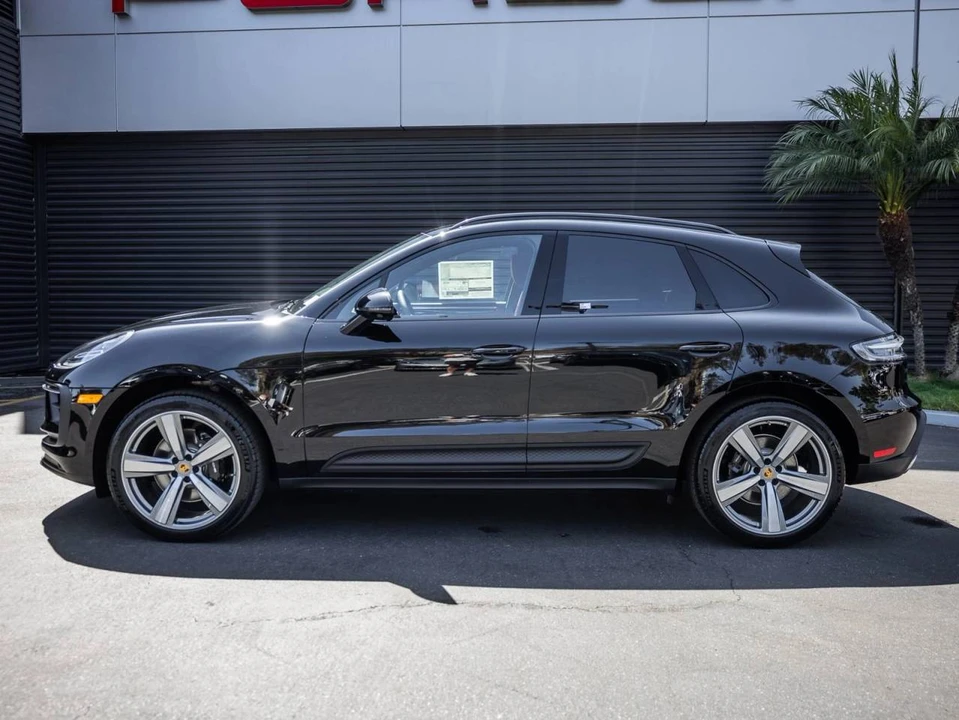 2026 Porsche Macan S - Image 2 of 5