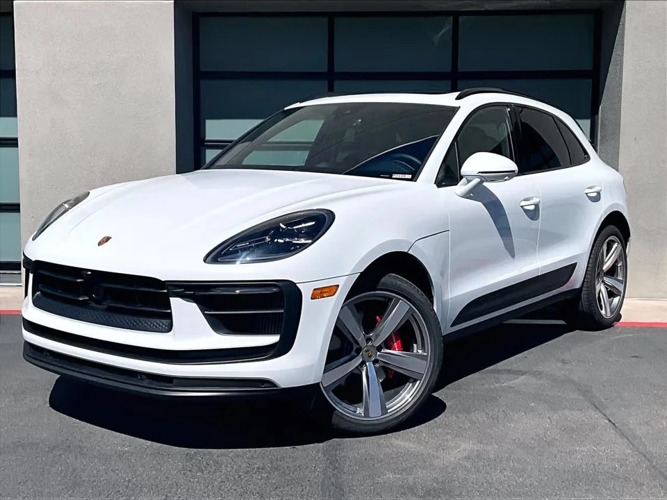 2026 Porsche Macan S - Image 4 of 31
