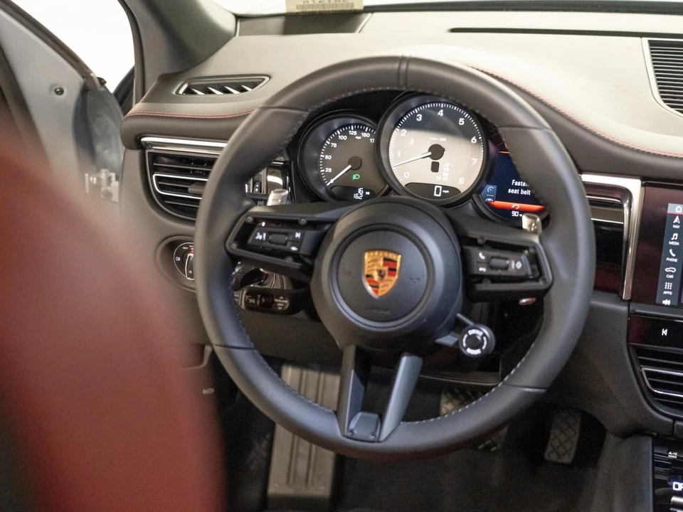 2026 Porsche Macan S - Image 27 of 29