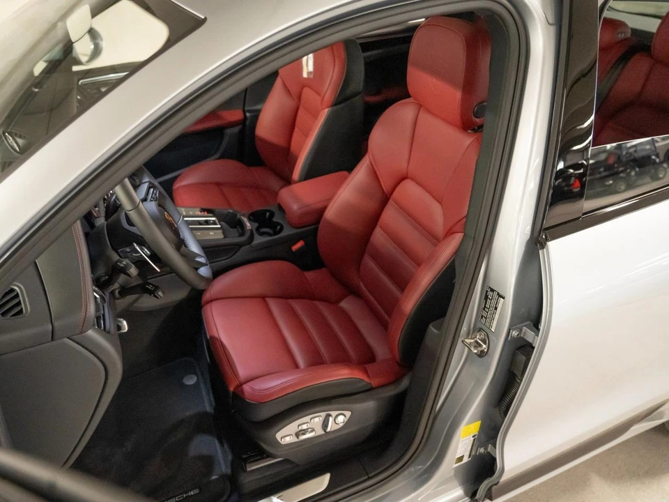 2026 Porsche Macan S - Image 5 of 29