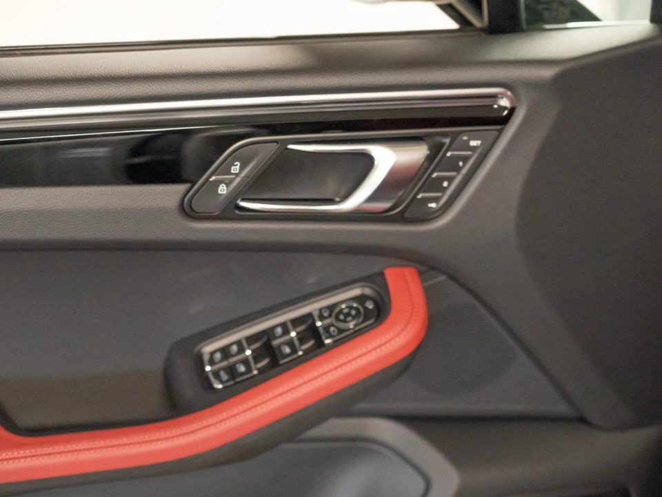 2026 Porsche Macan S - Image 17 of 29