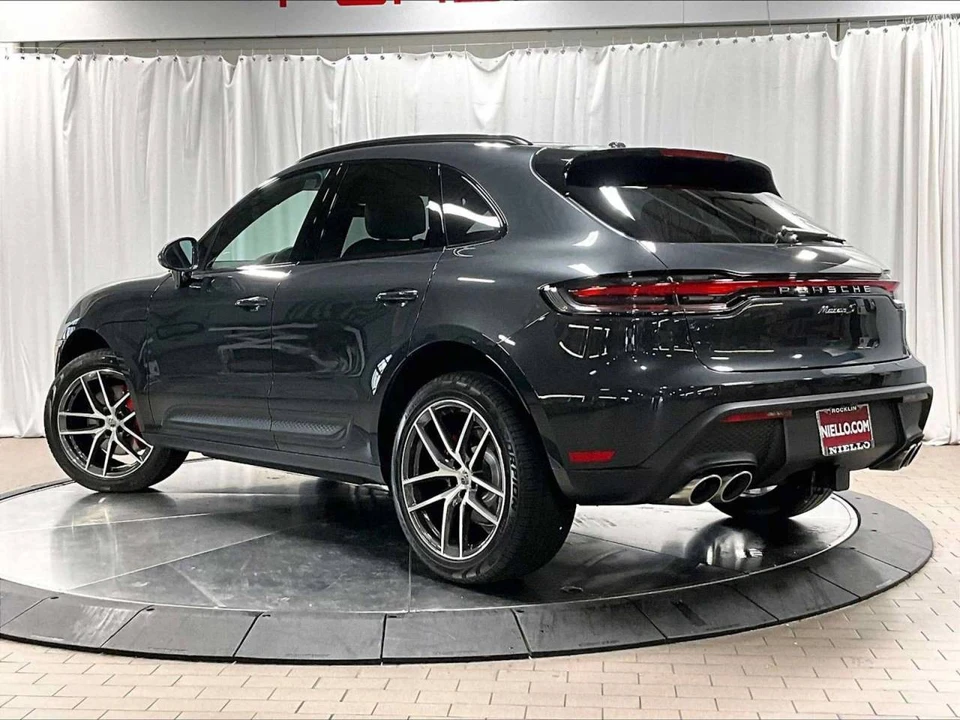 2026 Porsche Macan S - Image 3 of 5