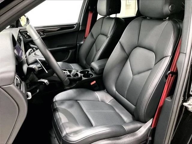 2026 Porsche Macan S - Image 5 of 5