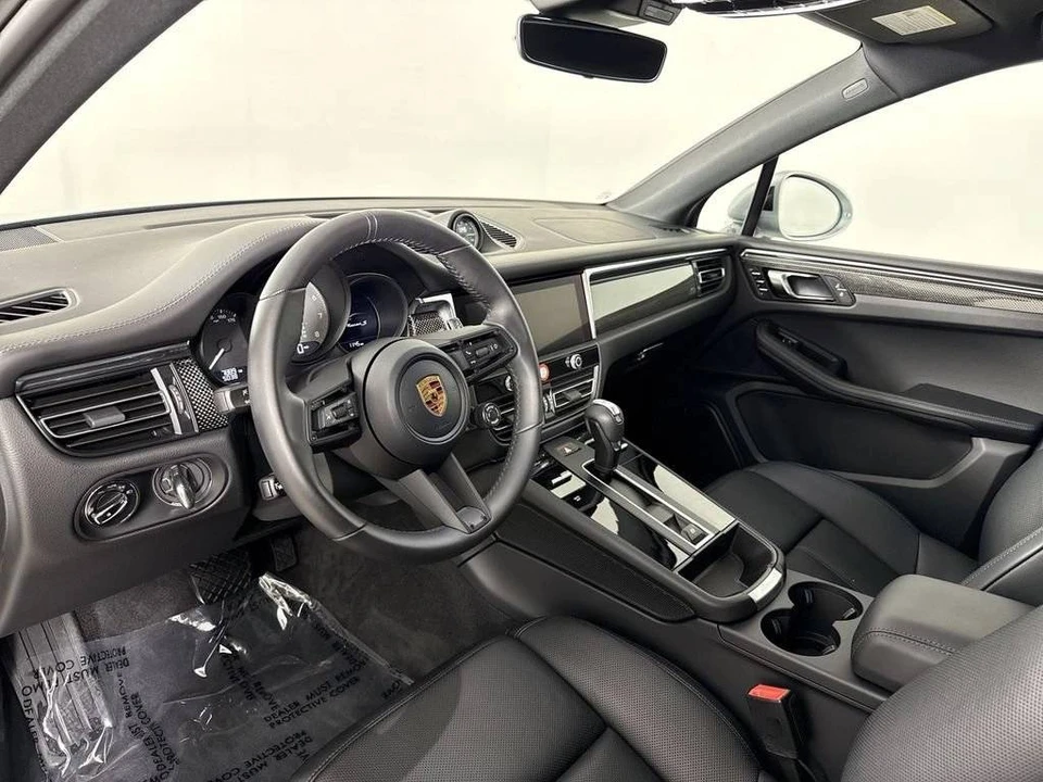 2026 Porsche Macan S - Image 4 of 4