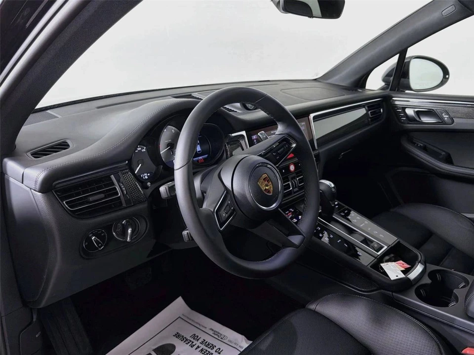 2026 Porsche Macan S - Image 4 of 5