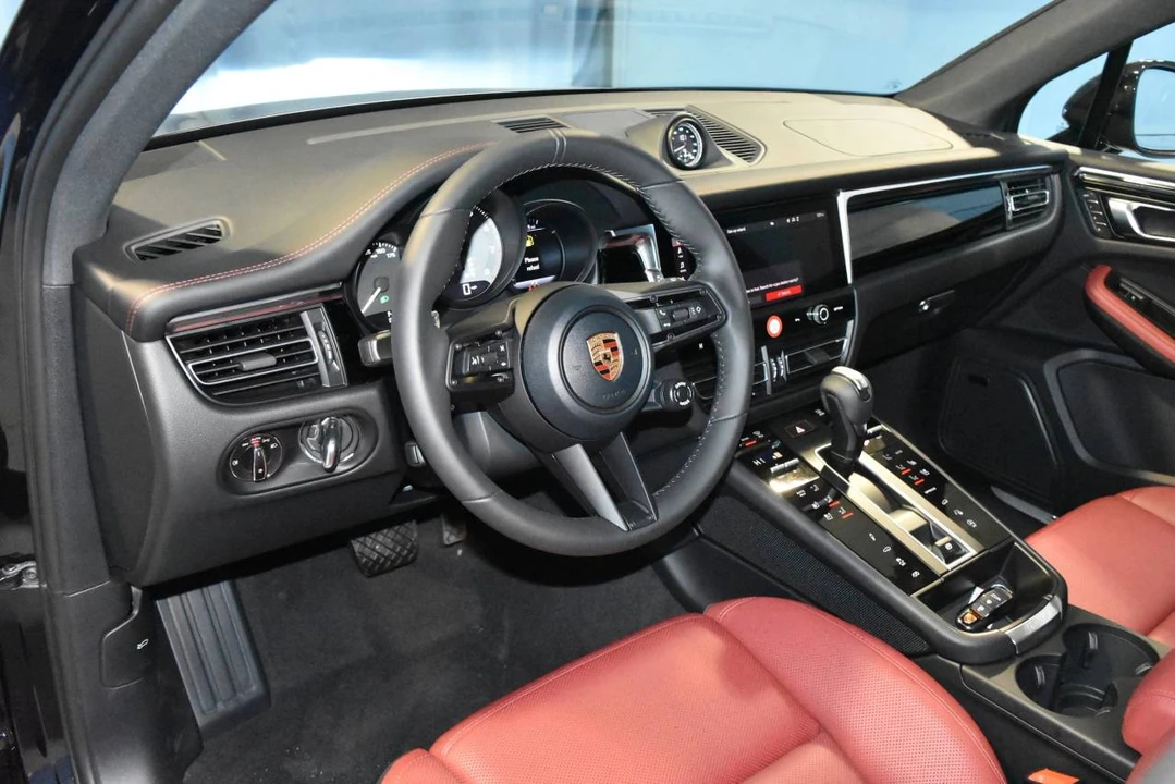 2026 Porsche Macan S - Image 4 of 4