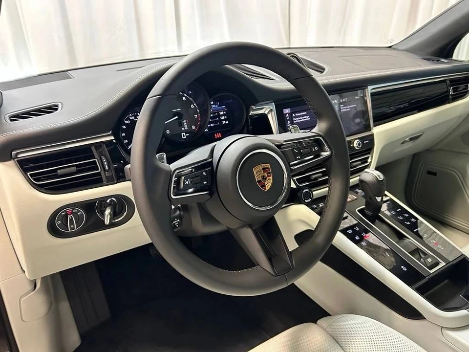 2026 Porsche Macan S - Image 4 of 5