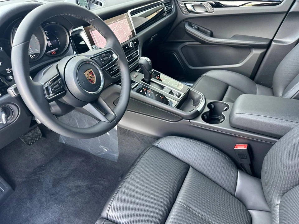 2026 Porsche Macan S - Image 4 of 4