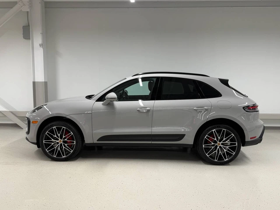 2026 Porsche Macan S - Image 3 of 5