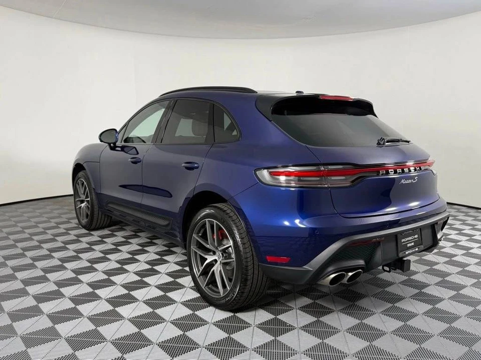 2026 Porsche Macan S - Image 3 of 5