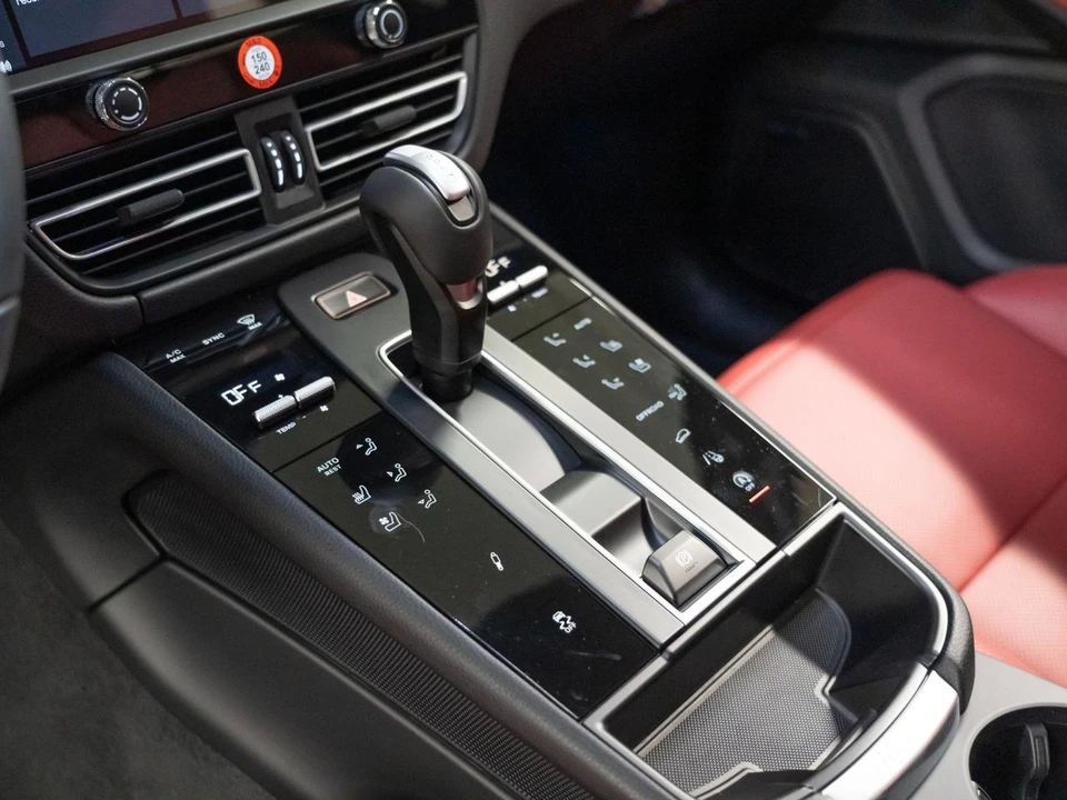 2026 Porsche Macan S - Image 22 of 29