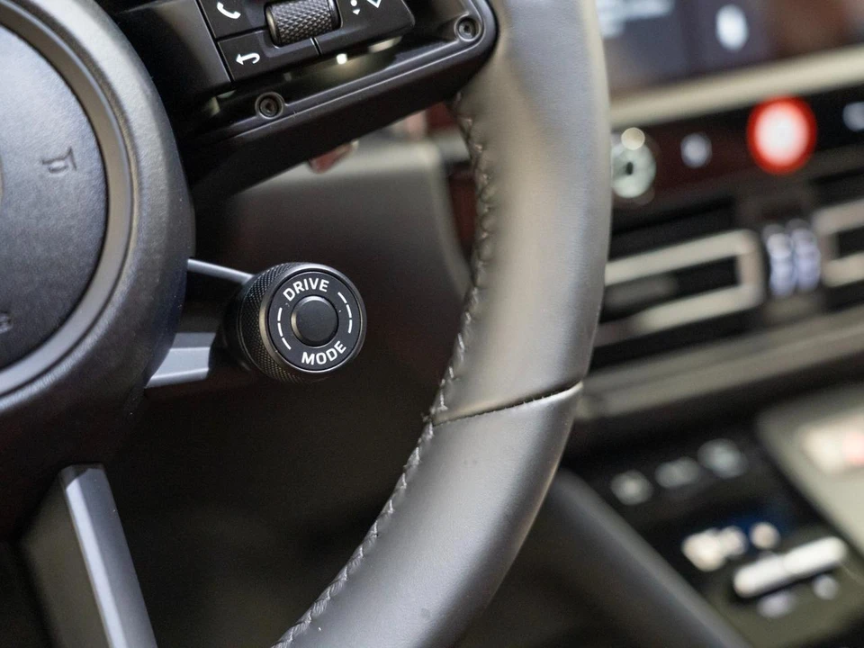 2026 Porsche Macan S - Image 23 of 29