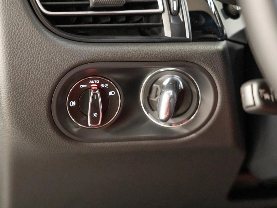 2026 Porsche Macan S - Image 24 of 29