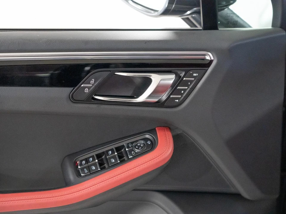 2026 Porsche Macan S - Image 17 of 29