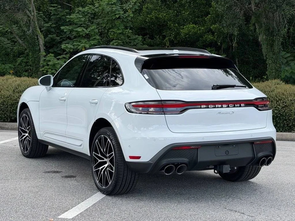 2026 Porsche Macan S - Image 3 of 4