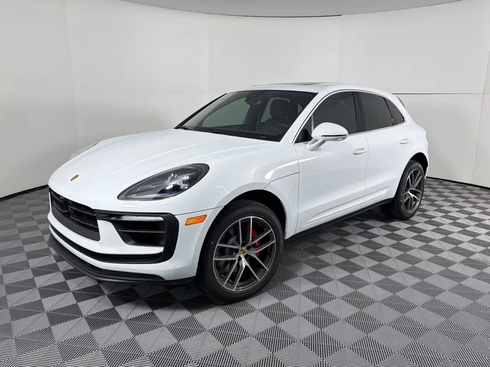 2026 Porsche Macan S - Image 4 of 31