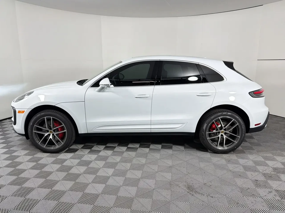2026 Porsche Macan S - Image 16 of 31