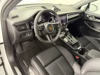 2026 Porsche Macan S - Image 29 of 31