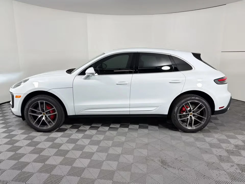 2026 Porsche Macan S - Image 11 of 31