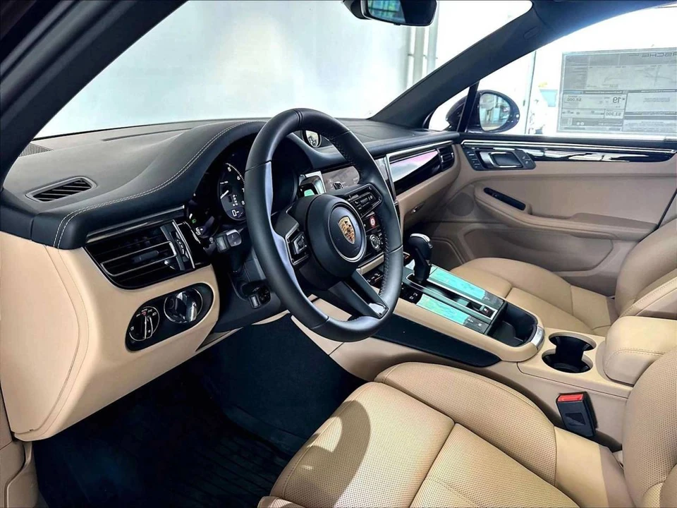 2026 Porsche Macan S - Image 4 of 5