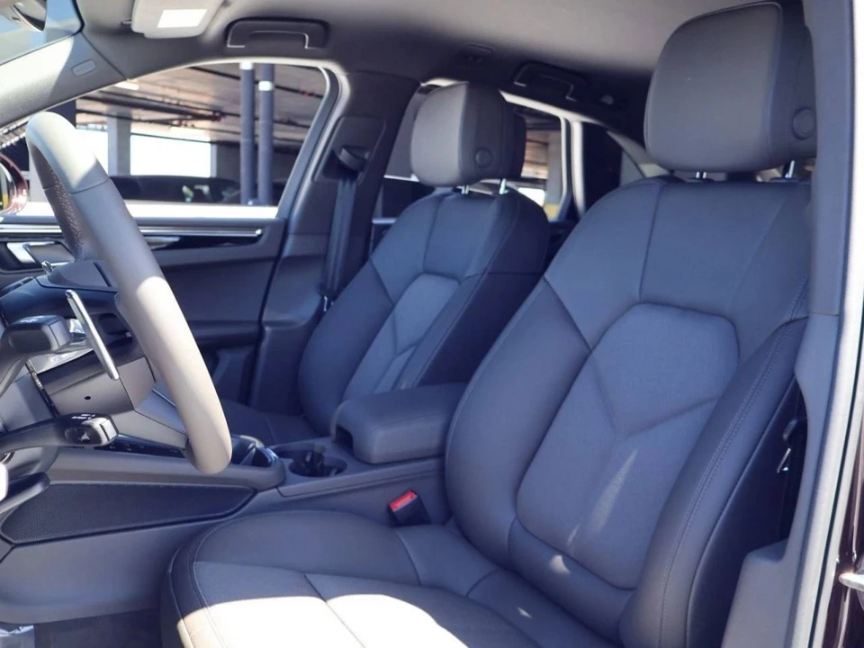 2026 Porsche Macan S - Image 5 of 5