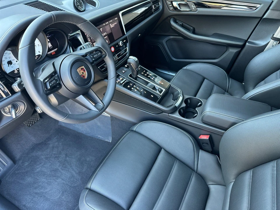 2026 Porsche Macan S - Image 4 of 31