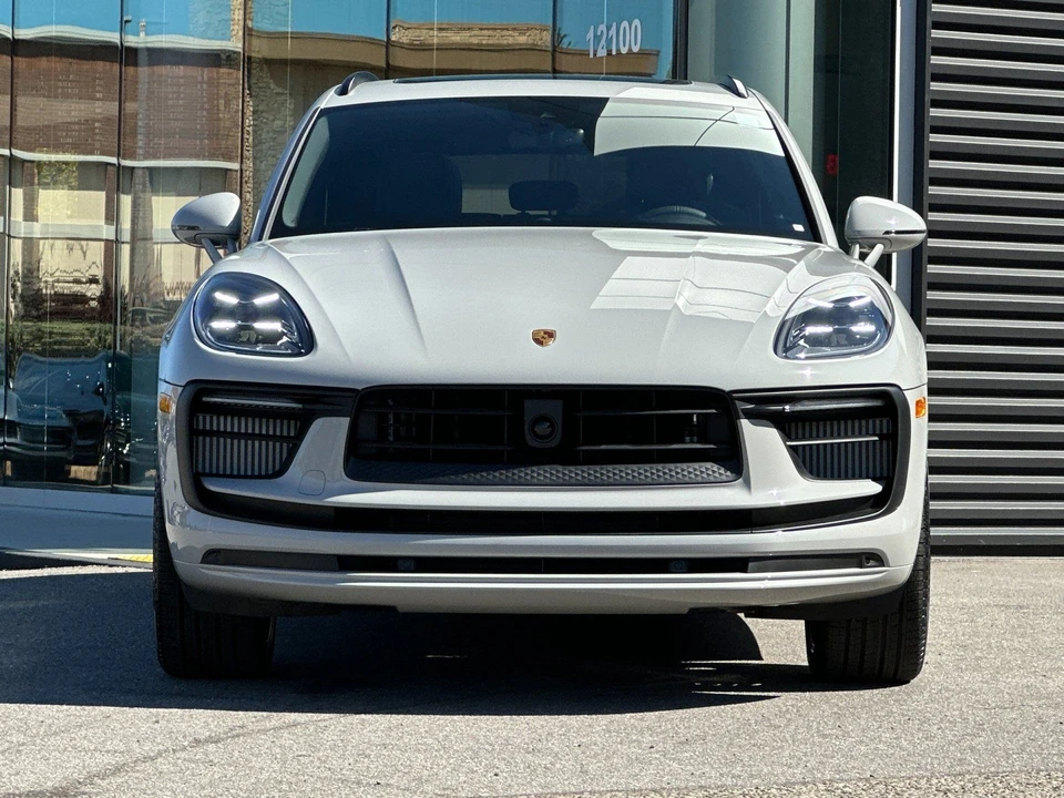 2026 Porsche Macan S - Image 11 of 31