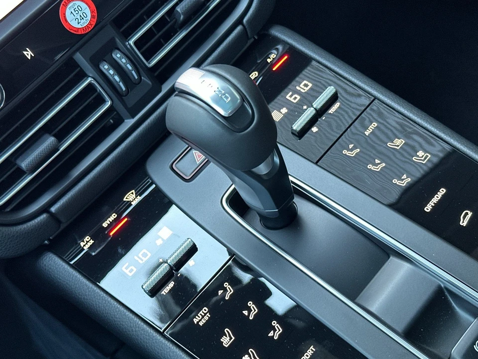 2026 Porsche Macan S - Image 28 of 31
